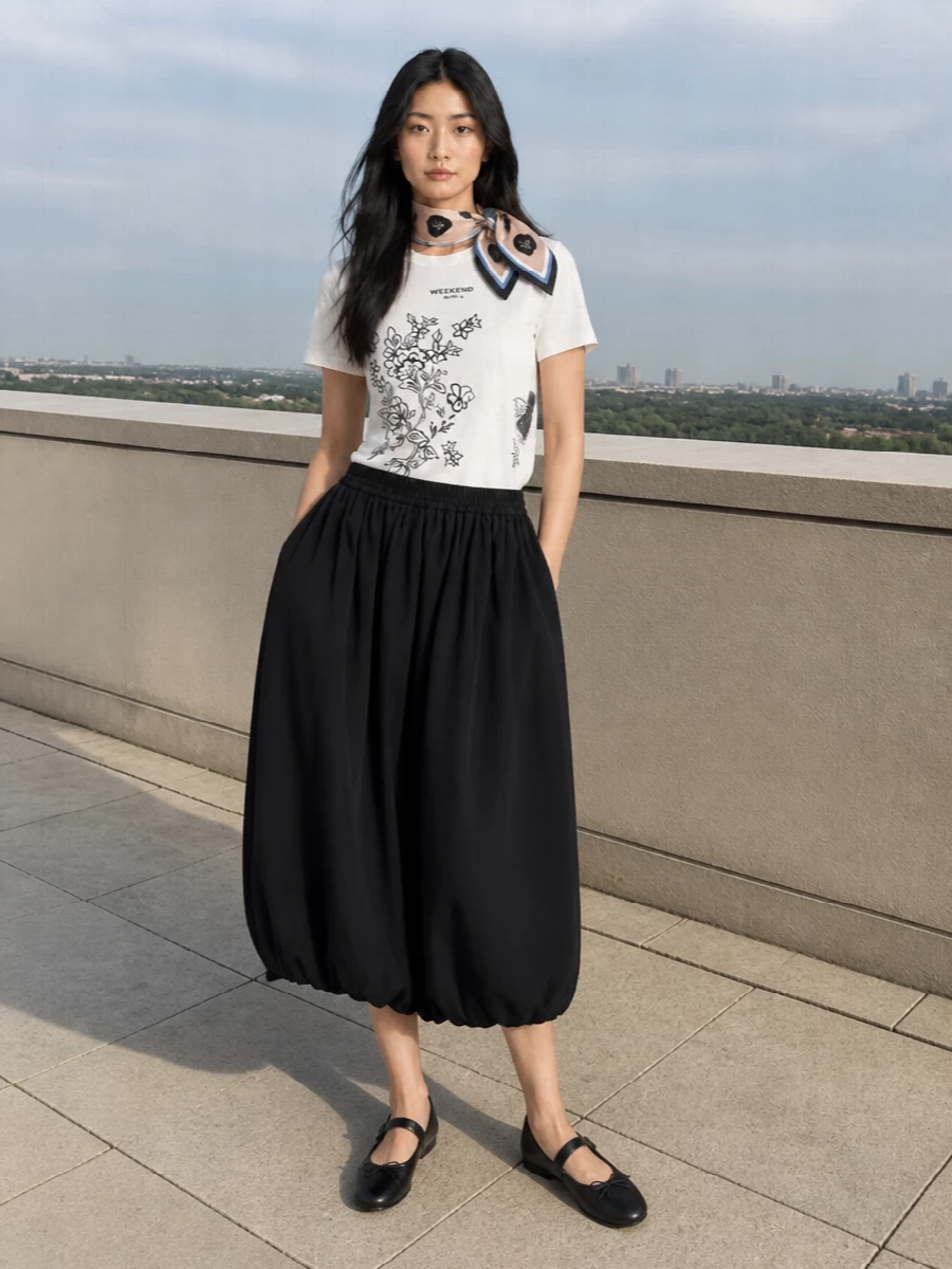 Weekend max mara floral tee black cocoon skirt