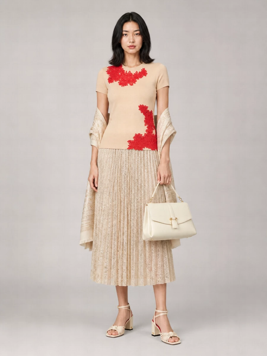 Ermanno Scervino Fine-Knit Floral-Appliqué Short-Sleeve Top