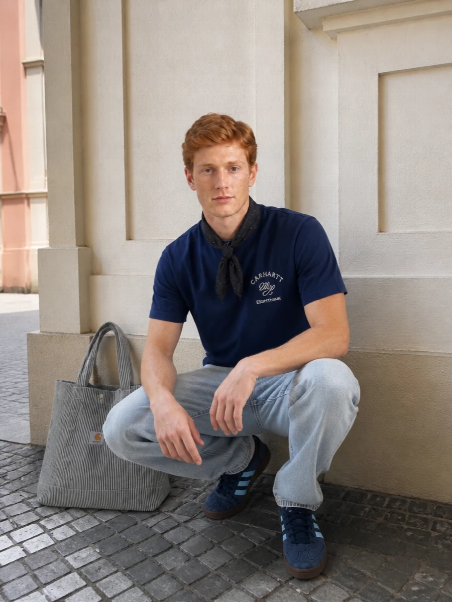 Carhartt navy tee light wash jeans adidas sneakers