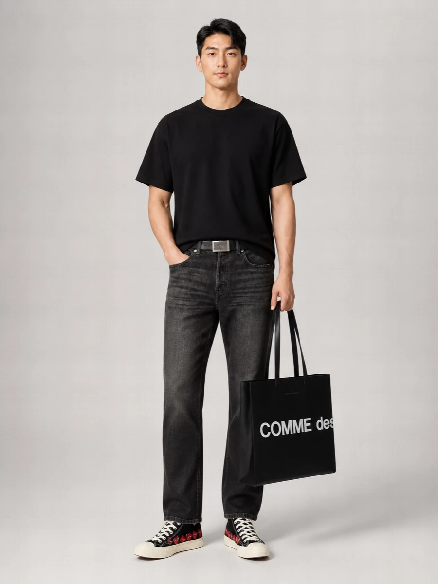 Comme Des Garçons Cotton Oversized Logo Print Short-Sleeve Crew-Neck T-Shirt