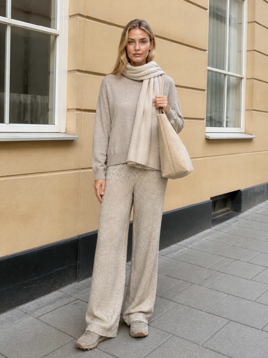 Brunello cucinelli taupe cashmere sweater outfit