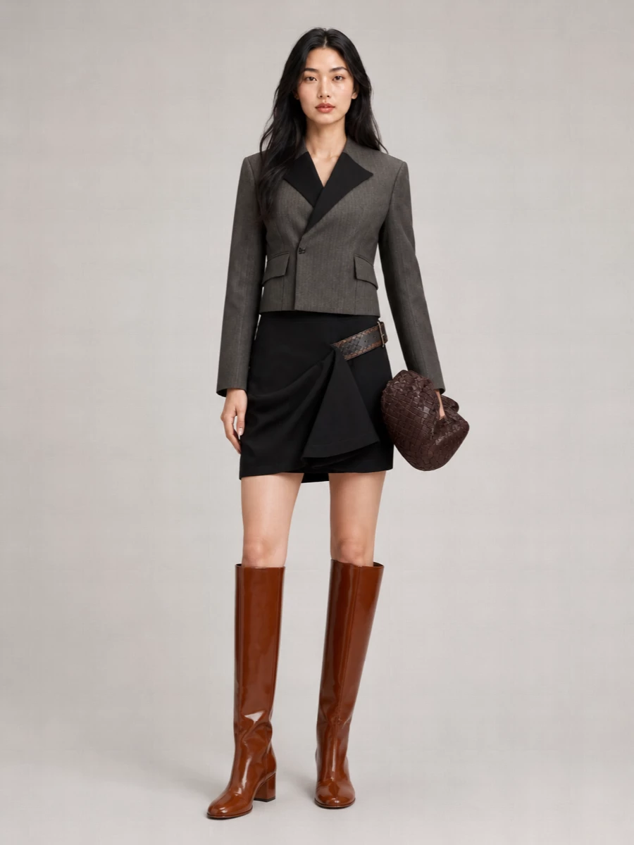 Bottega Veneta Jodie Mini Leather Clutch Bag