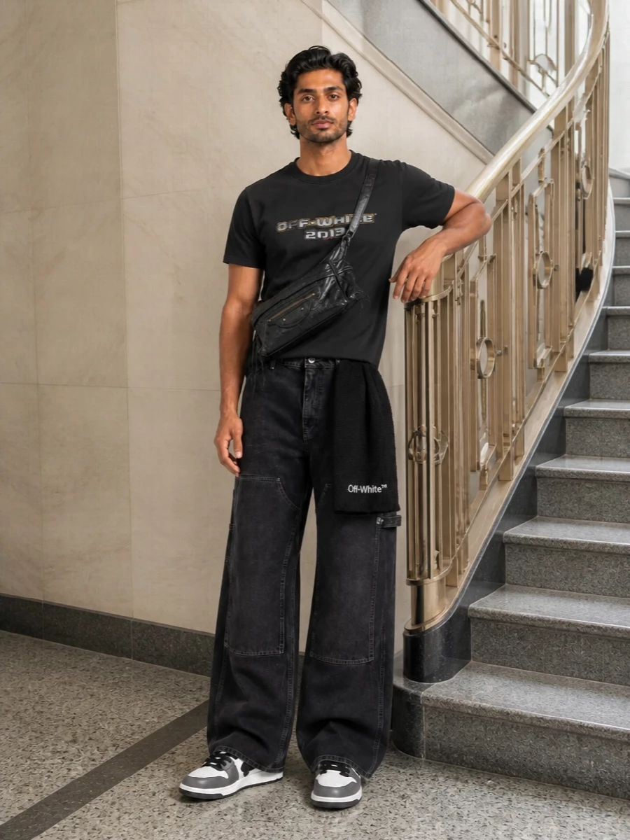 Off white black tee cargo jeans sneakers outfit