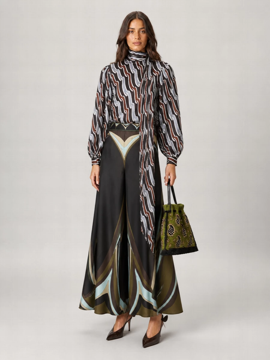 Valentino Garavani Nellcôte Velvet Bucket Bag