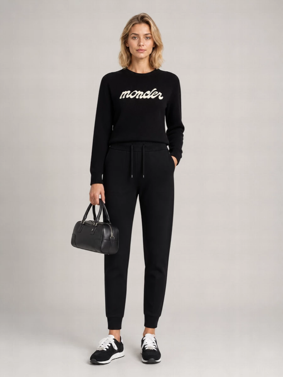 Roger Vivier Leather Viv Low Low-Top Sneakers