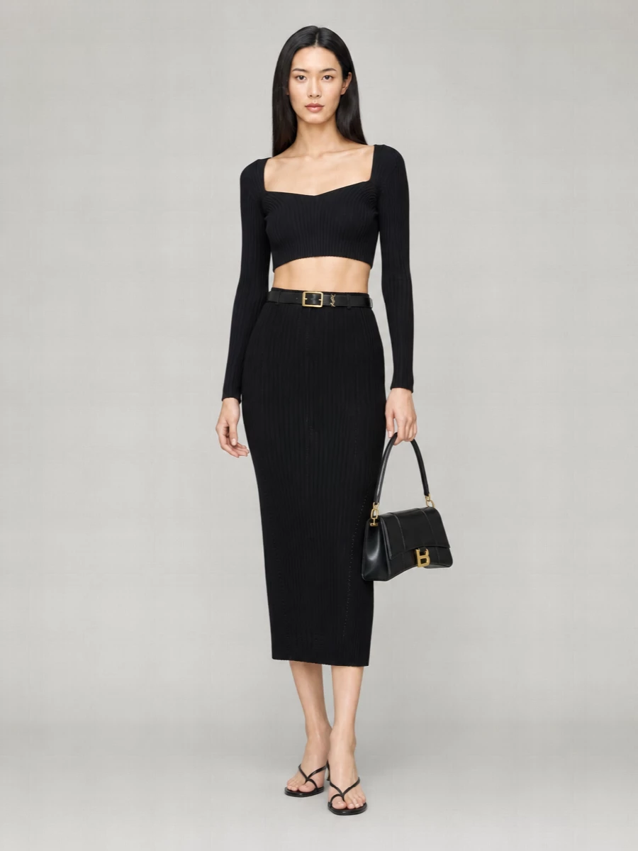 Jacquemus Ribbed Cropped V-Neck Long-Sleeve Cardigan
