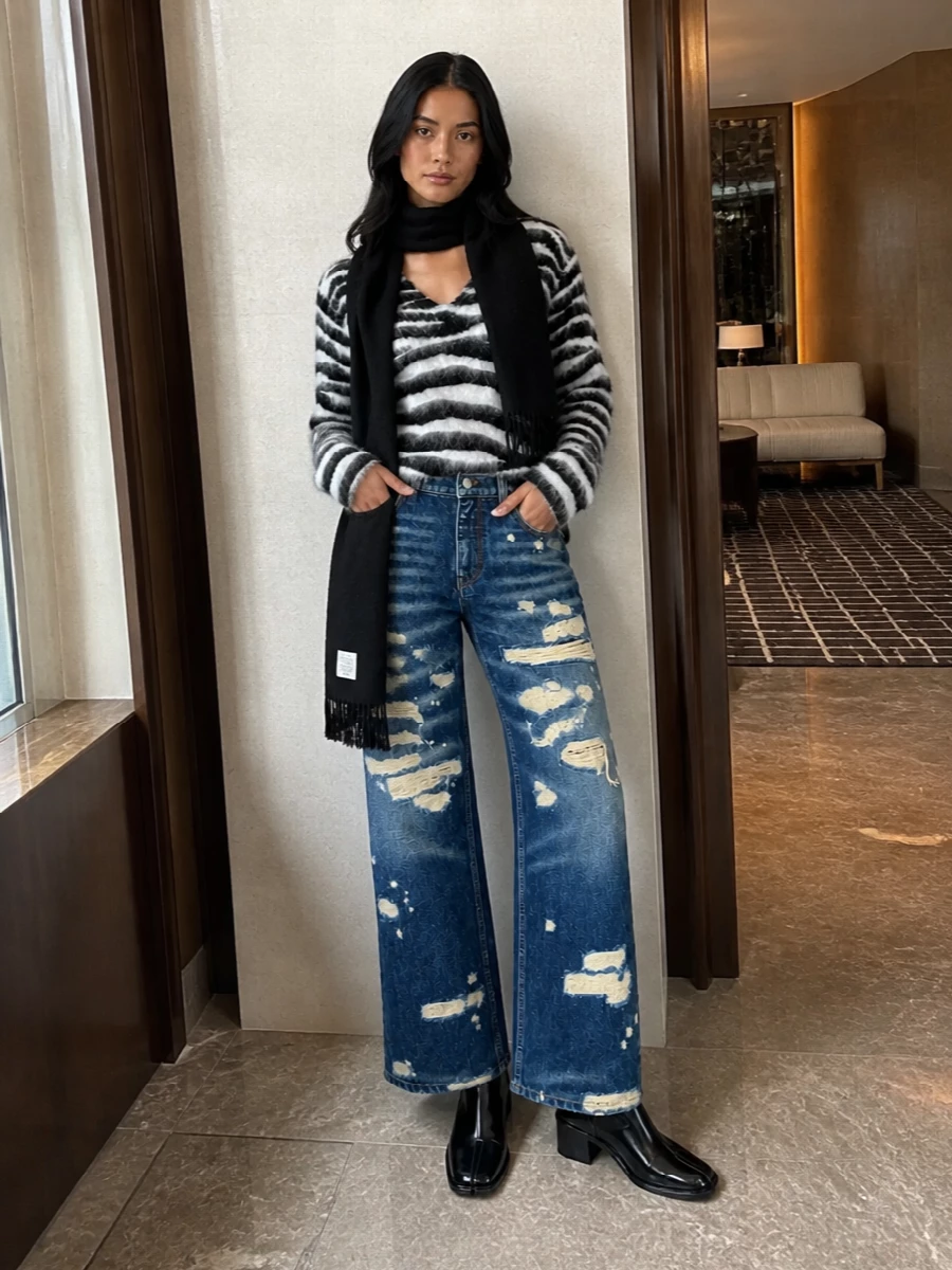 Marc jacobs distressed jeans zebra sweater outfit