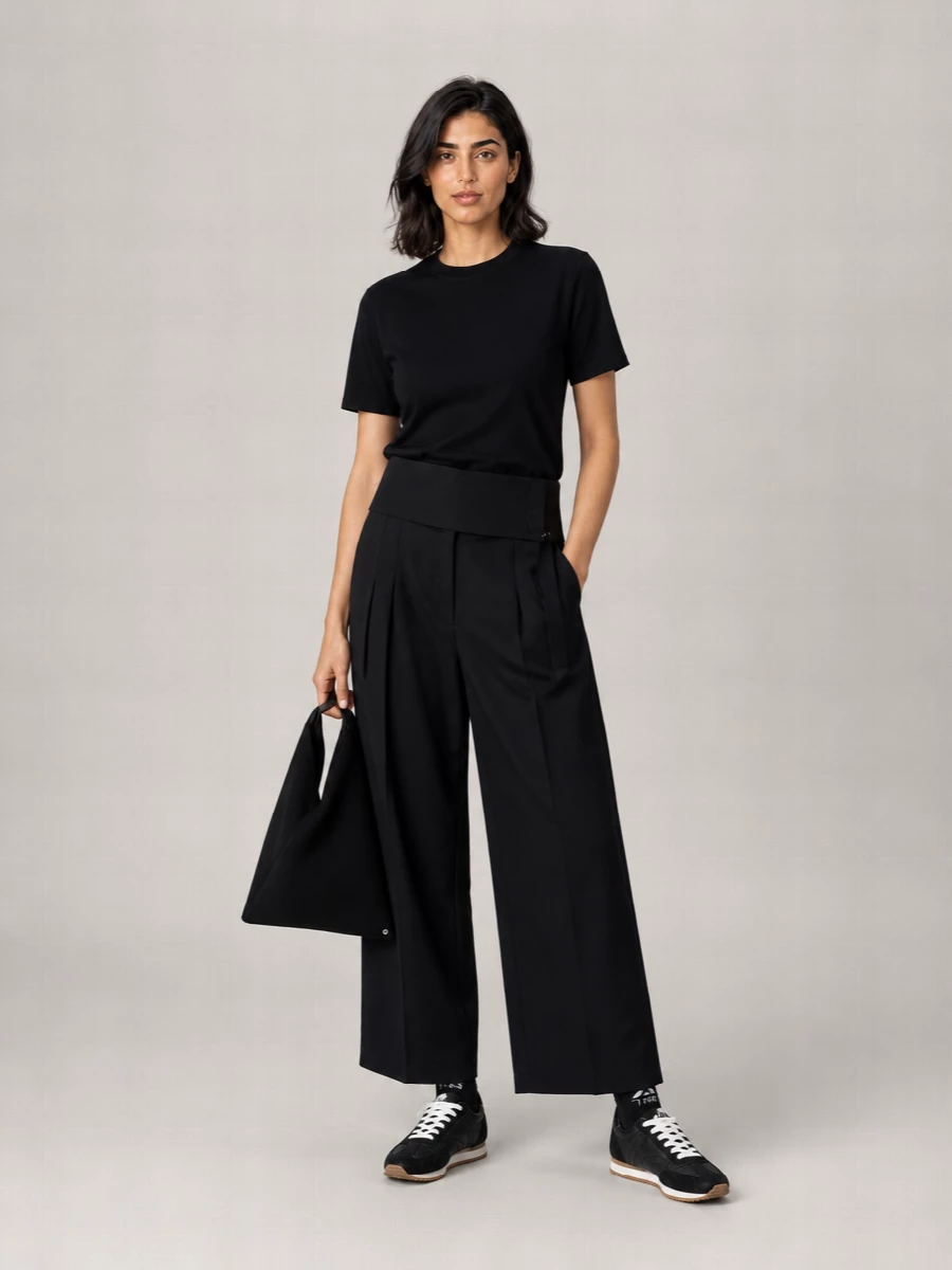 Totême Leather Low-Top Sneakers
