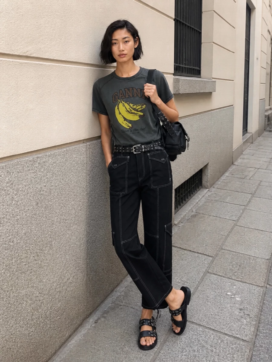 Ganni cargo pants banana tee black sandals