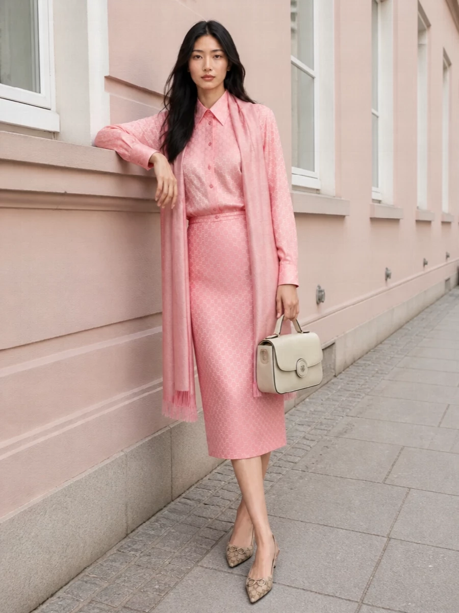 Gucci pink twinset shirt pencil skirt outfit