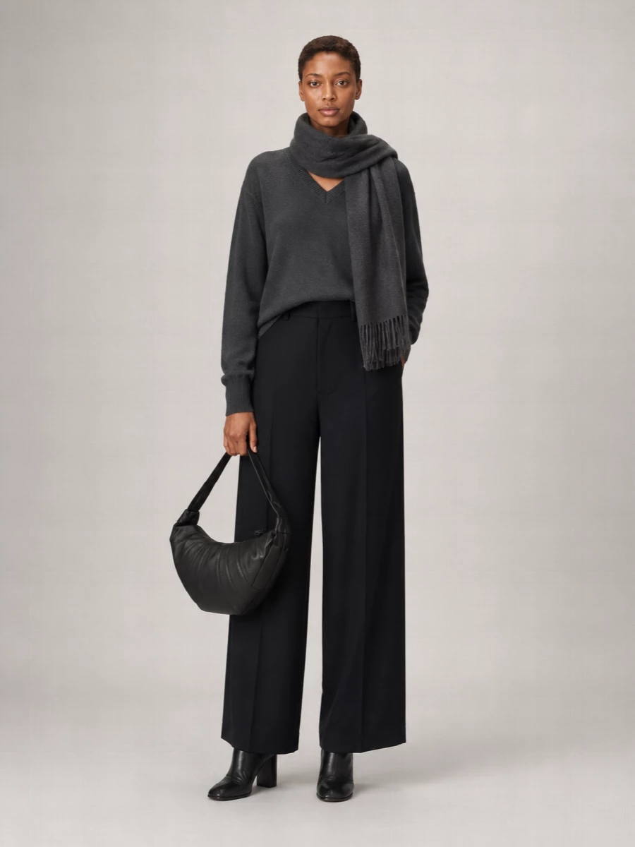 Lemaire Cashmere Ribbed V-Neck Relaxed-Fit Sweater