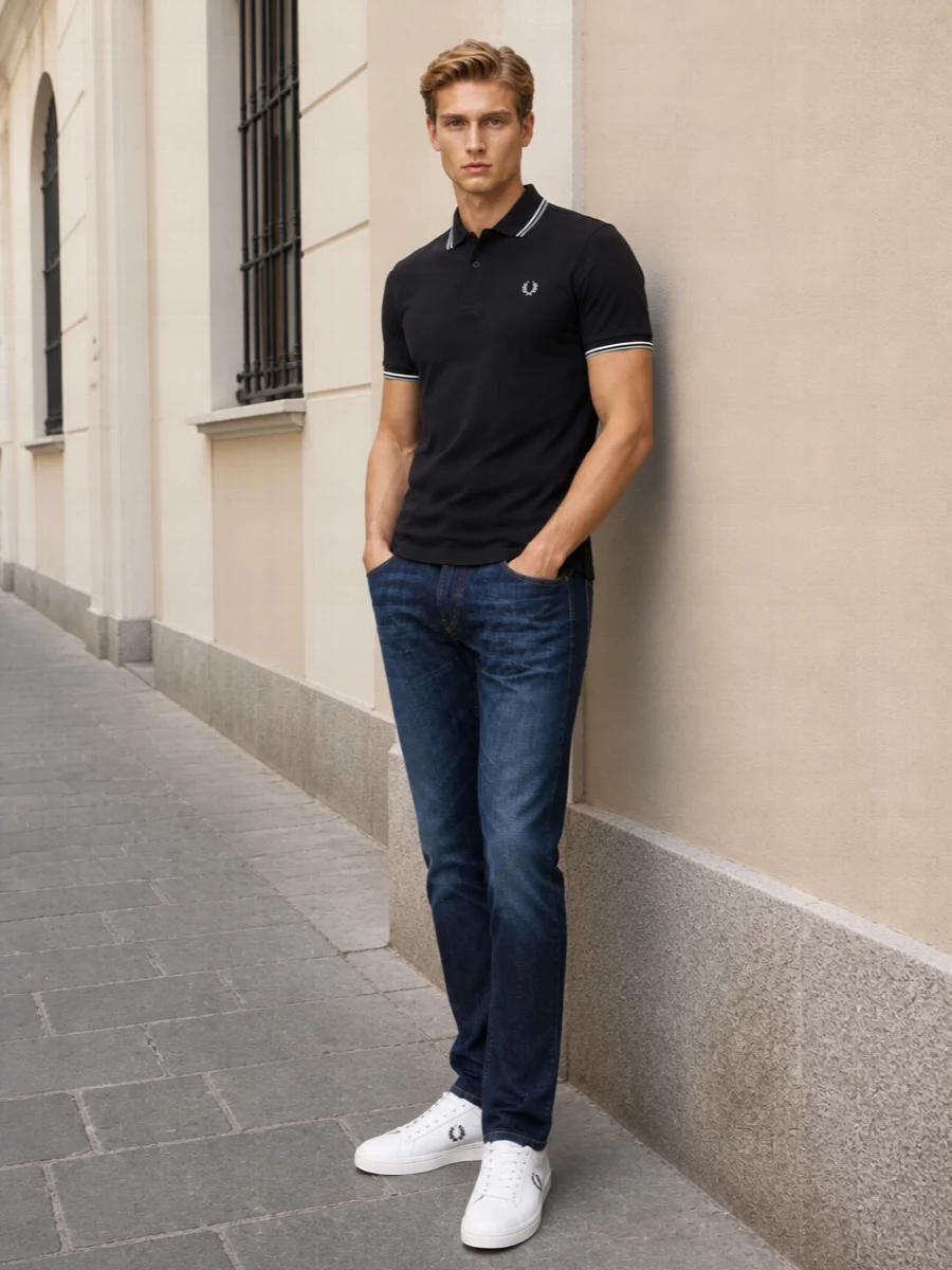 Fred perry polo dark jeans white sneakers