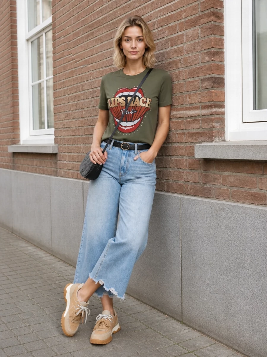 Pinko graphic tee cropped wide leg jeans outfit