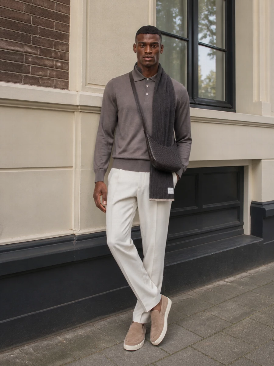 Brunello cucinelli taupe polo off white trousers