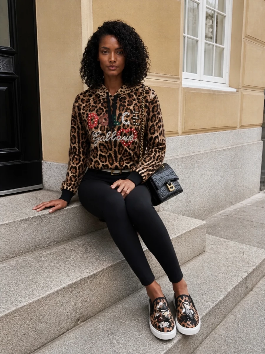 Dolce gabbana leopard hoodie black leggings outfit