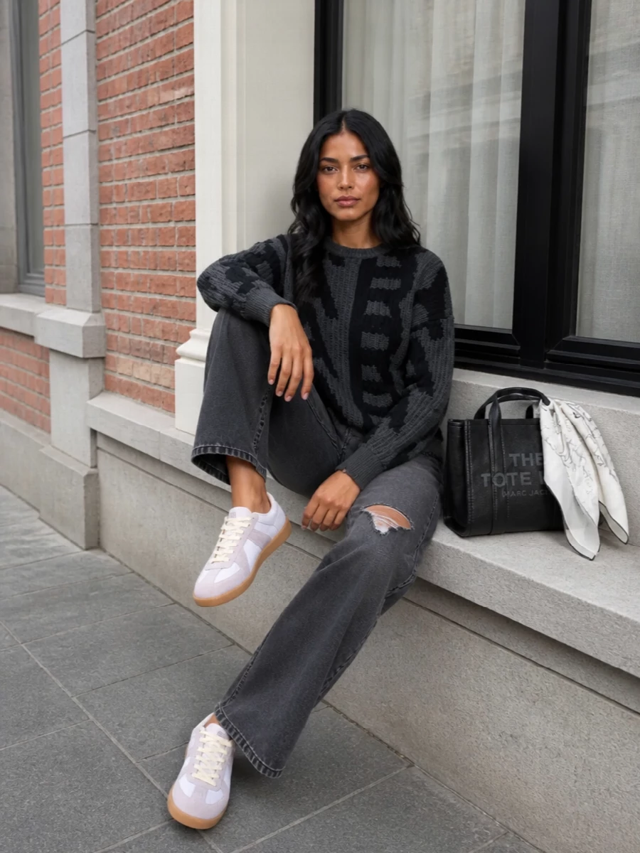 Marc jacobs sweater maison margiela jeans outfit