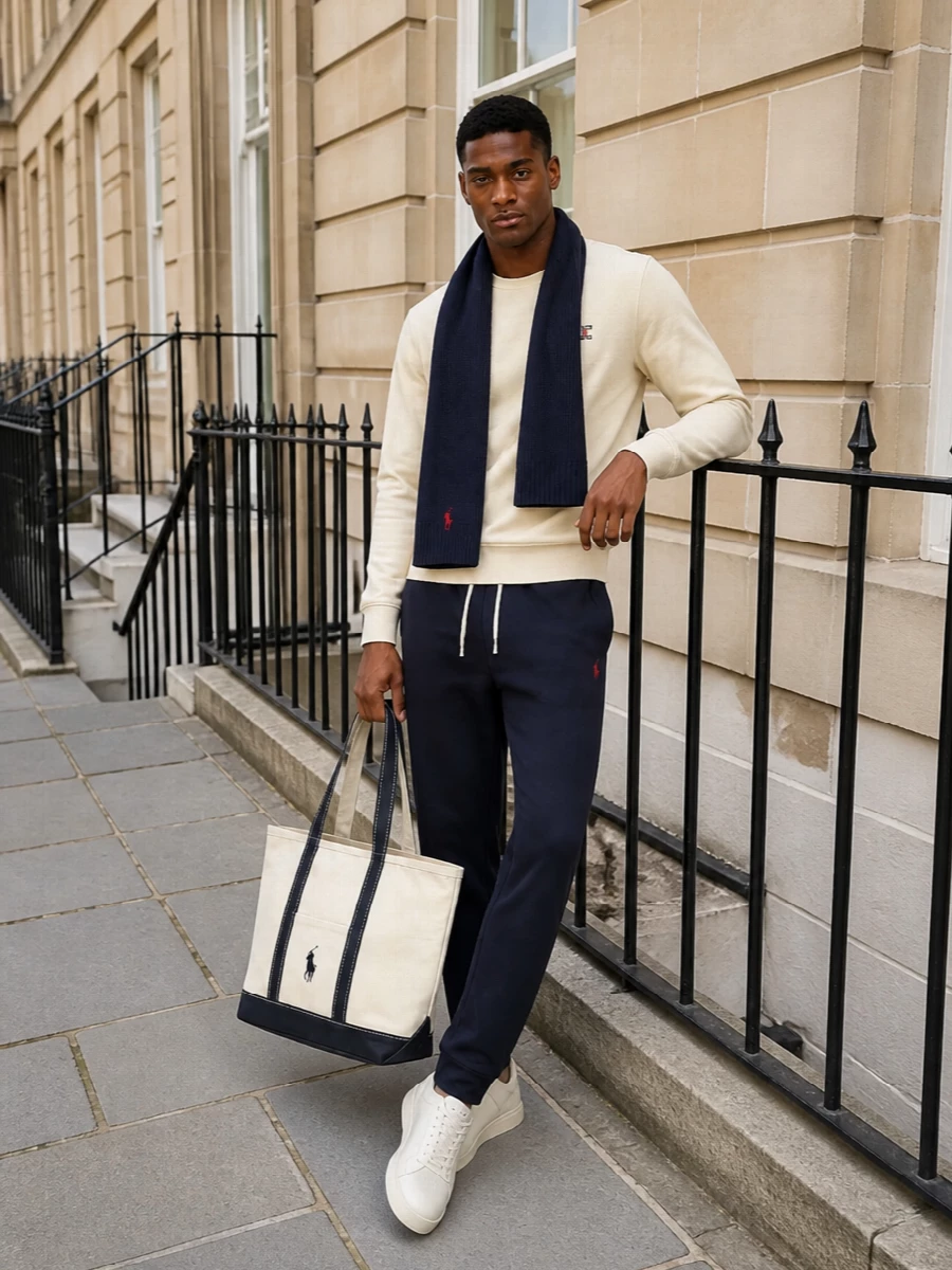 Tommy hilfiger beige sweatshirt navy joggers outfit