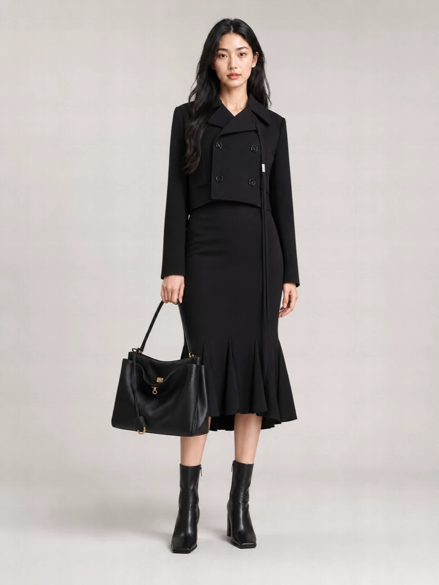 Alaïa Leather Square-Toe Ankle Boots