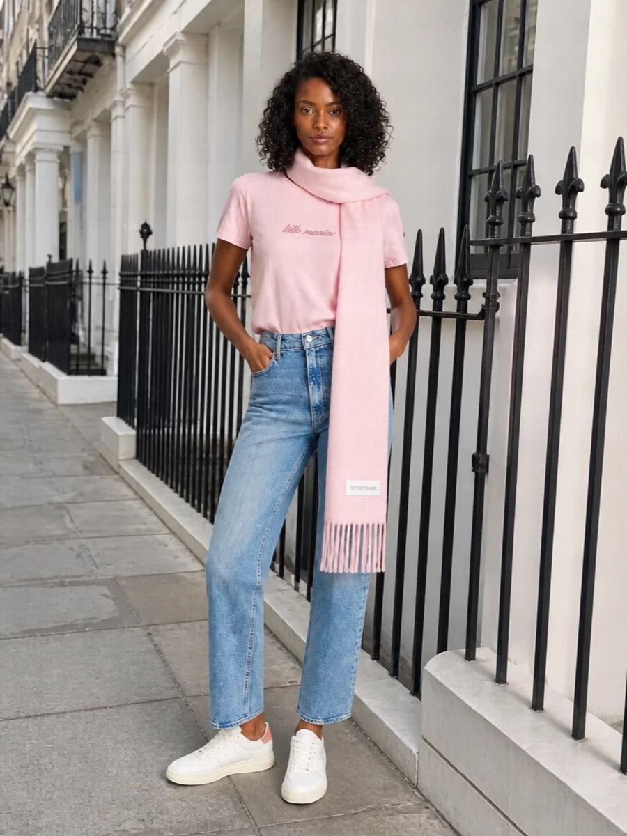 Mother pink tee with straight jeans outfit