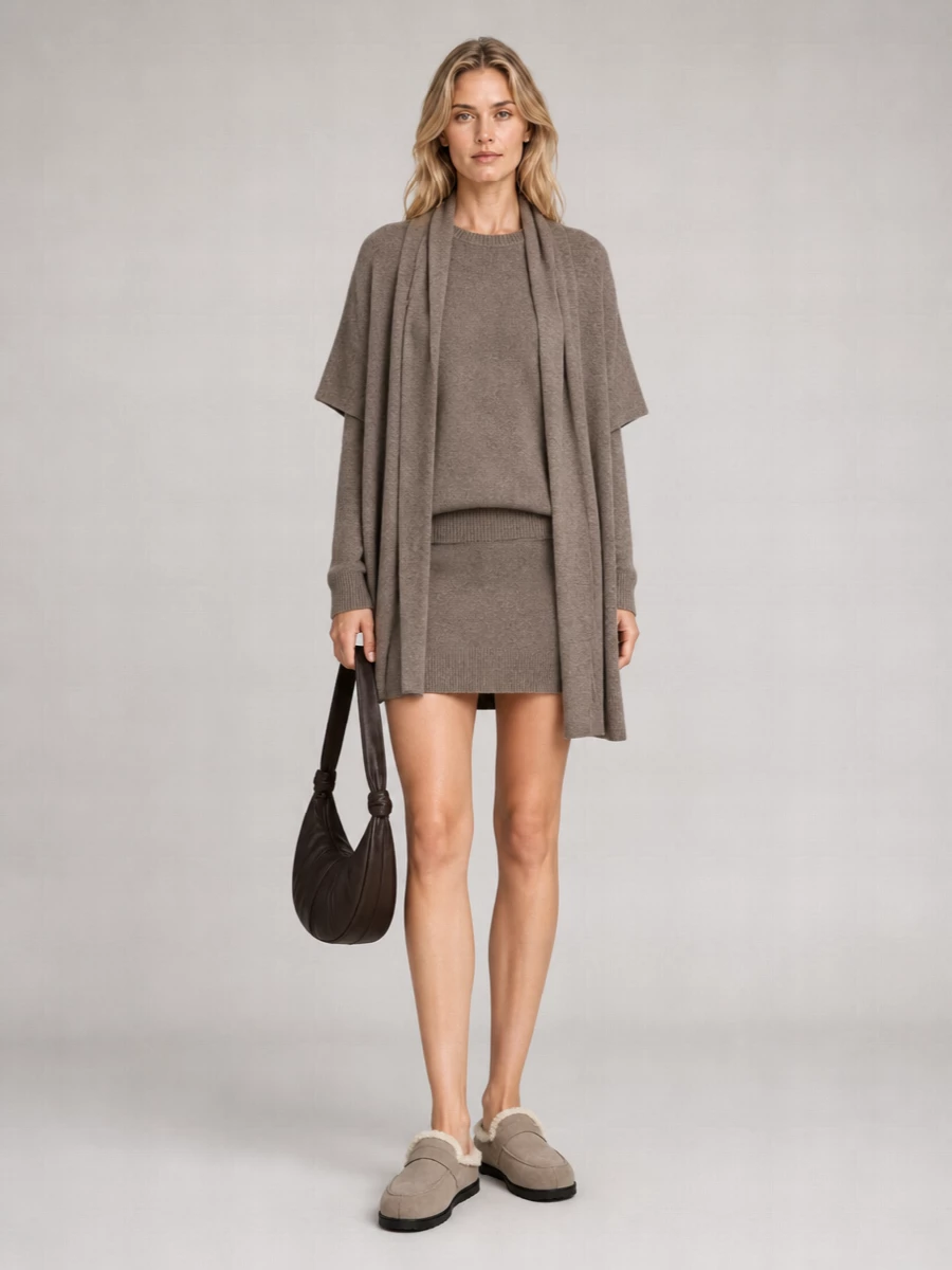 Lisa Yang Cashmere V-Neck Short-Sleeve Sweater