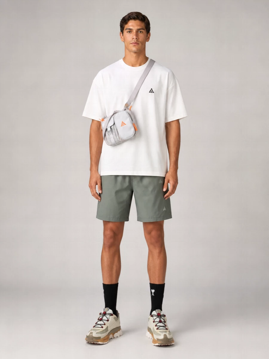 Nike Waistband Elastic Zipper Pocket Shorts