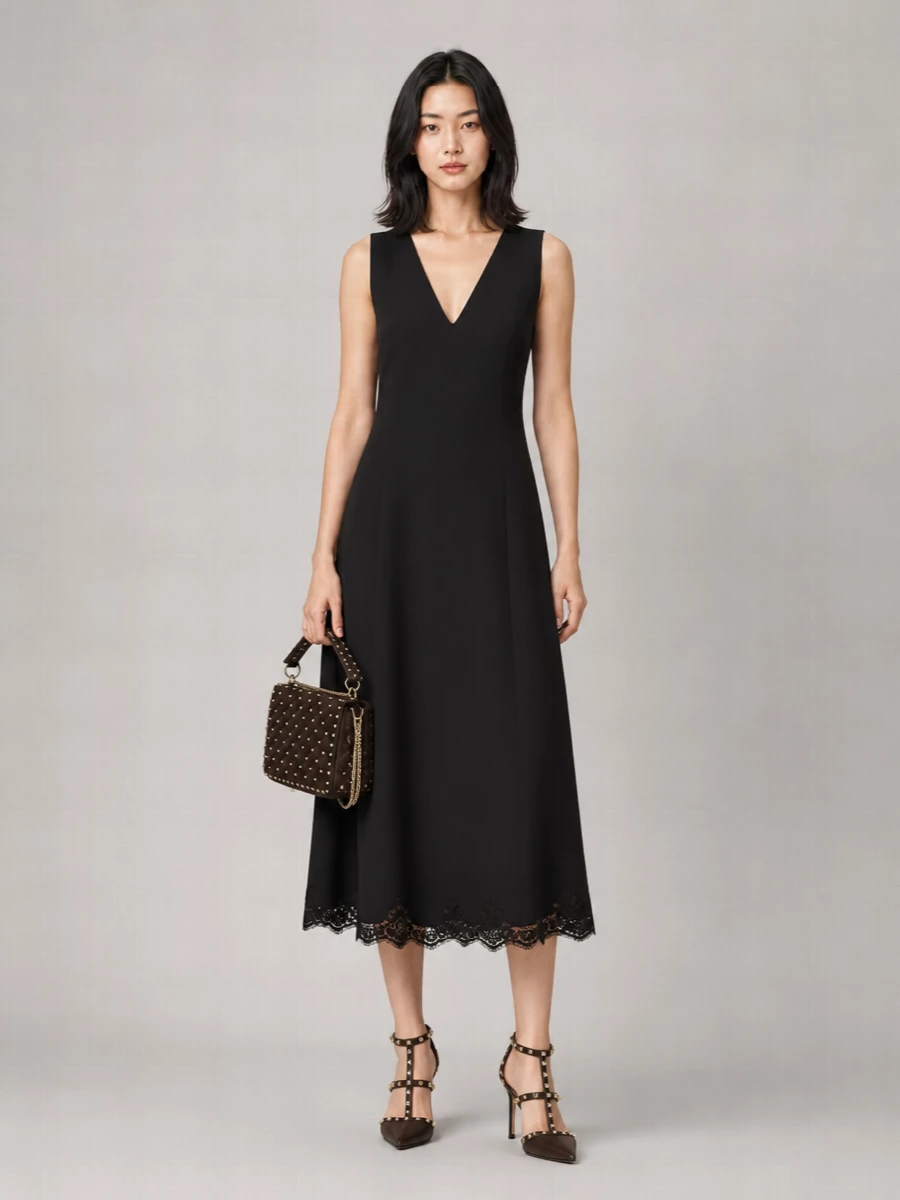 Valentino Garavani Suede Rockstud Pumps