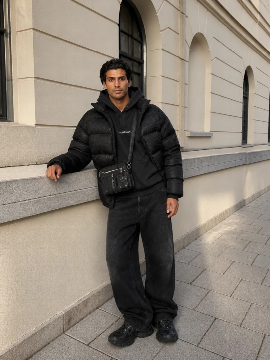 Balenciaga puffer wide jeans black runner outfit