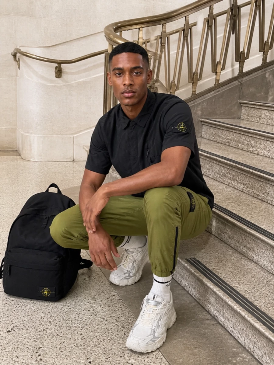 Stone island joggers black tech shirt sneakers