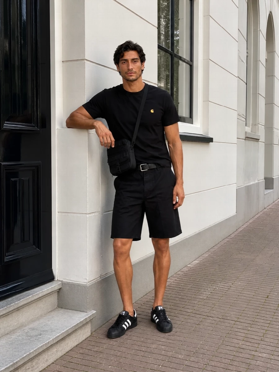 Carhartt wip black tee cargo shorts outfit