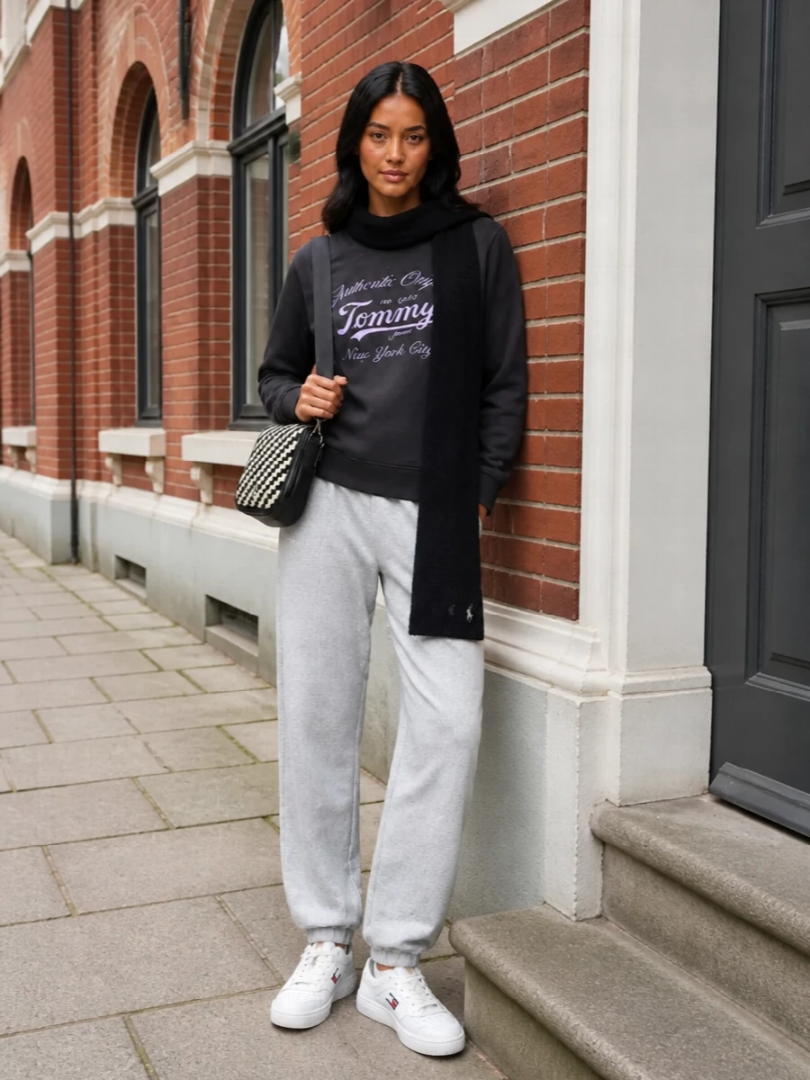 Tommy hilfiger sweatshirt grey joggers sneakers