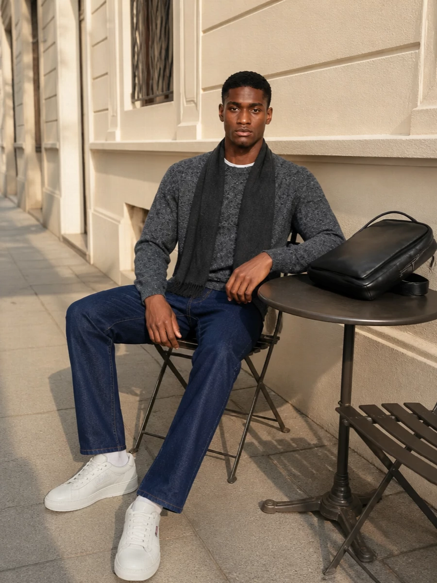 Fred perry sweater dark denim autry sneakers