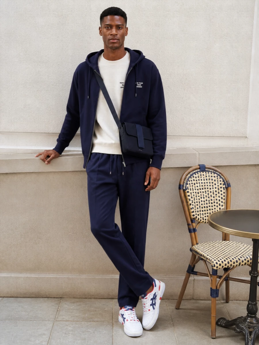 Drole de monsieur navy hoodie court sneaker outfit